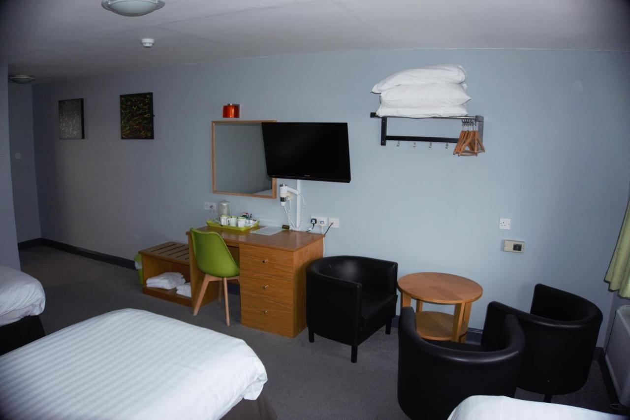 Happy Guests Lodge Lower Whitley Ngoại thất bức ảnh